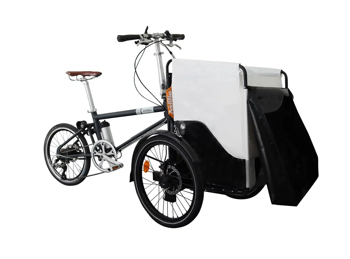 Cargo bike kit three-quarter view of the module with lid open