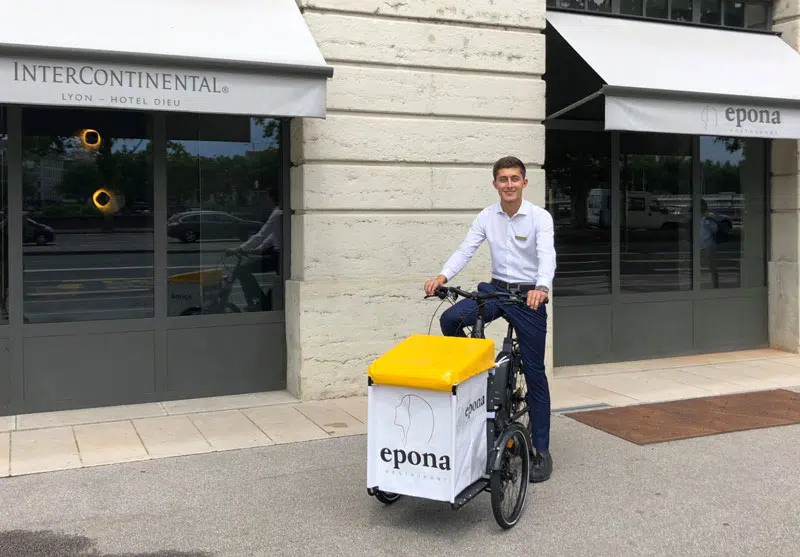 Vélo cargo livraison : Epona teste notre Carry'Box