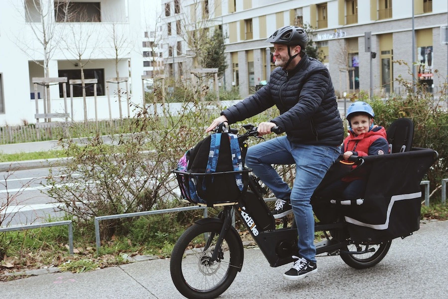 UK cargo bike longtail family with kid