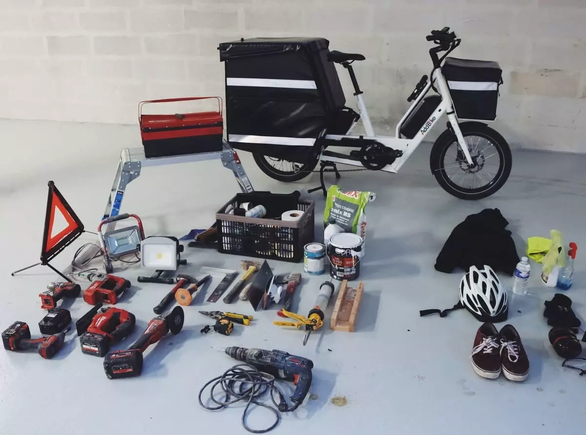Vélo cargo professionnel outils d'électricien