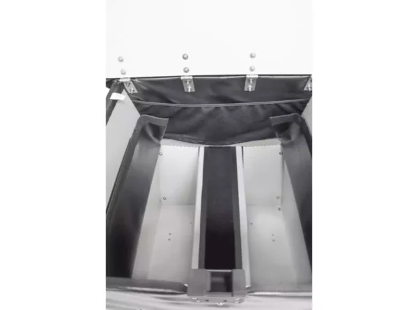 Intérieur de la box arrière d'un vélo cargo professionnel