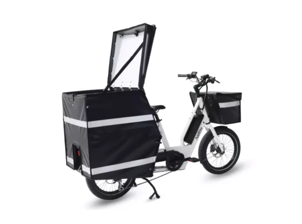 Vélo cargo professionnel vue trois quarts derrière