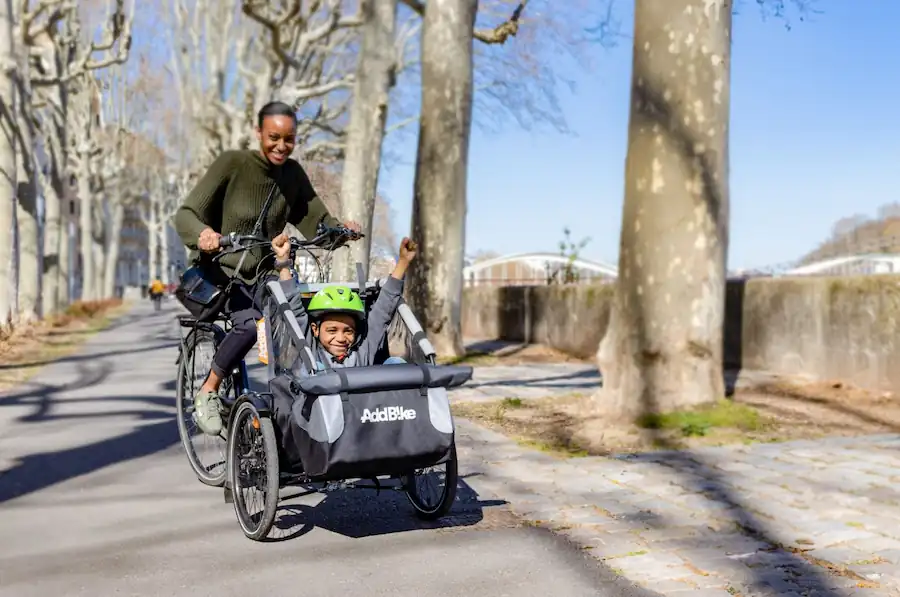 Bike carry kids: solutions for a safe and fun ride with your kids