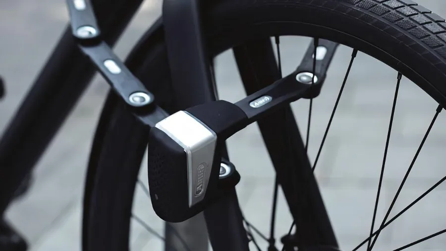 bike with cargo box foldable lock