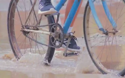 Tous les équipements pour se protéger de la pluie en vélo cargo