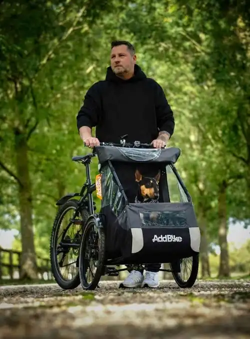 Transport chien vélo : chien dans le Dog Kit