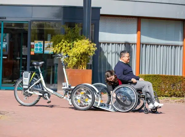 Vélo pour fauteuil roulant_Facile à utiliser