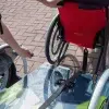 Vélo pour fauteuil roulant_Fauteuil facile à reculer