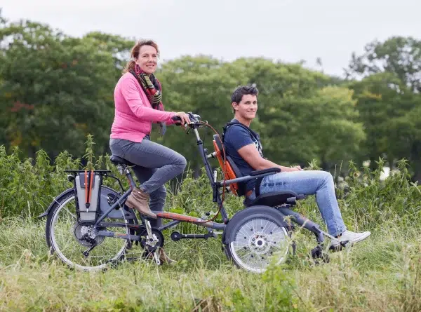 Vélo-fauteuil-siège-avant_Balades-en-famille