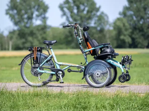 Vélo-fauteuil-siège-avant_Tricycle-fauteuil-intégré
