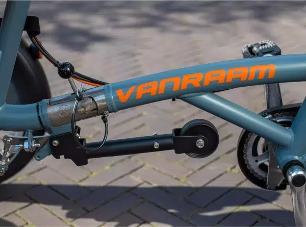 Vélo-fauteuil-siège-avant_Zoom-sur-le-cadre-divisible